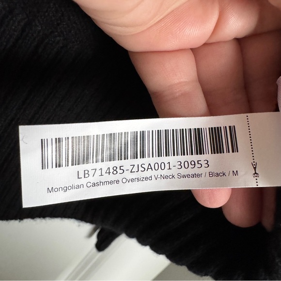 NWT QUINCE Women's Mongolian Cashmere Oversized V-Neck Sweater Black Size Medium - Picture 8 of 11